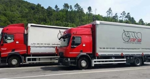 Camiones de Stop&Go durante una operación de transporte internacional en Torino